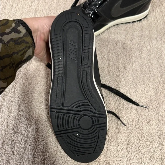 Nike Women's ForceHigh-Top Sneakers - Picture 4 of 4